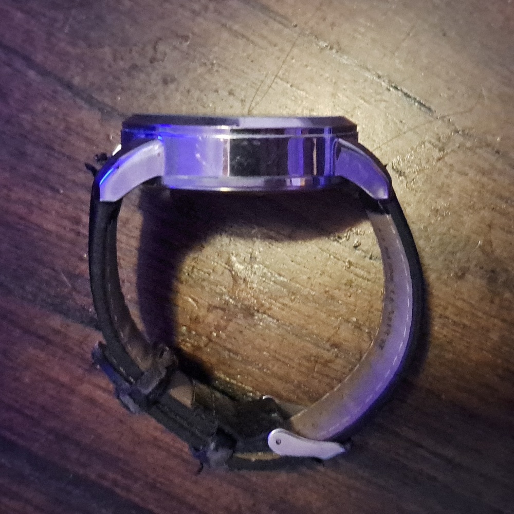 Watch - Picture 3 of 4